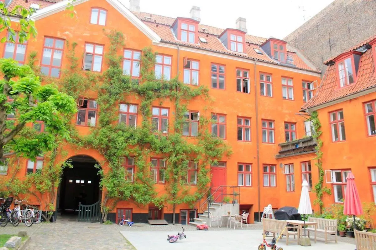Appartement Balkon Med Udsigt Midt I Kobenhavn  Copenhague
